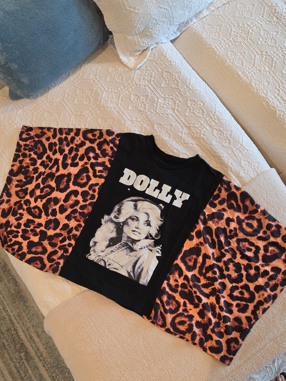 Dolly Graphic Leopard-Sleeve Women’s Top - Black & Orange